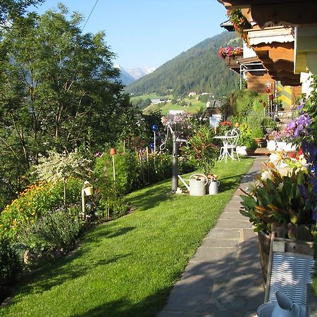 Haus Bergheimat - Familie Oberacher Hostal Fulpmes Exterior foto