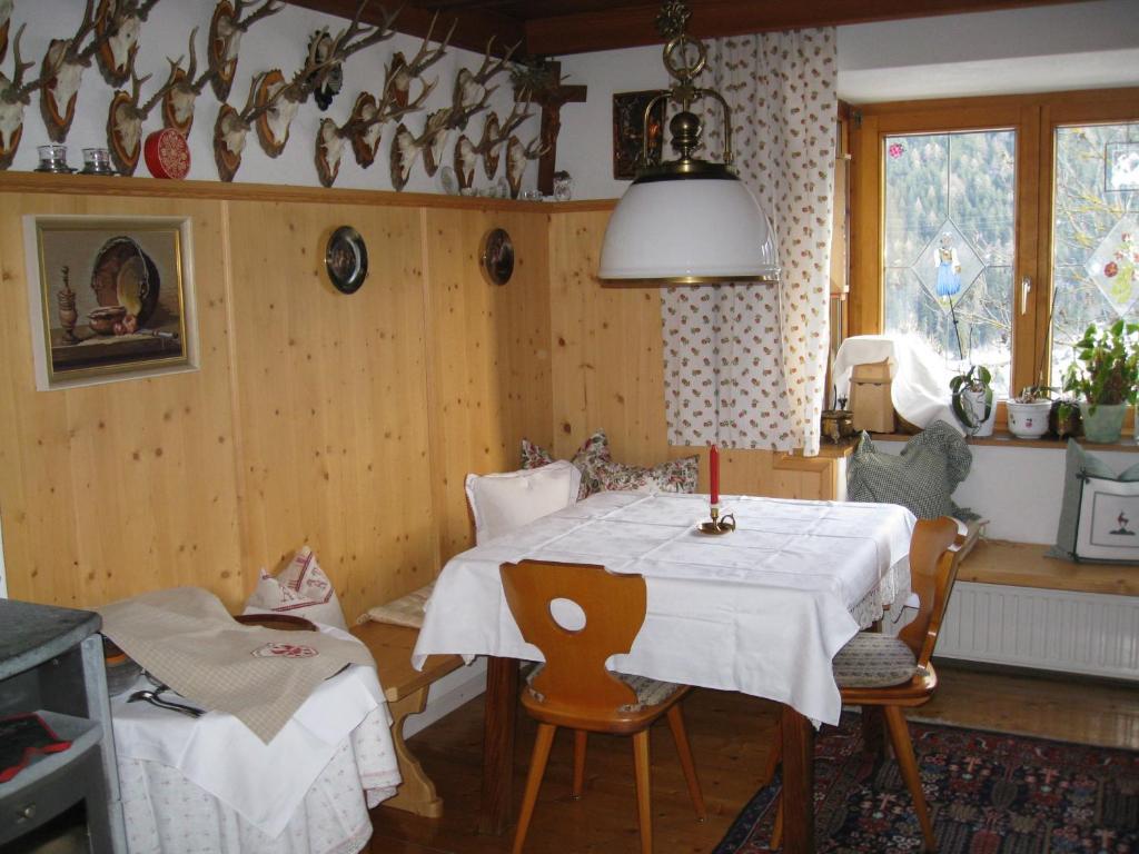 Haus Bergheimat - Familie Oberacher Hostal Fulpmes Exterior foto