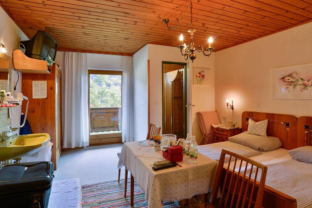 Haus Bergheimat - Familie Oberacher Hostal Fulpmes Habitación foto